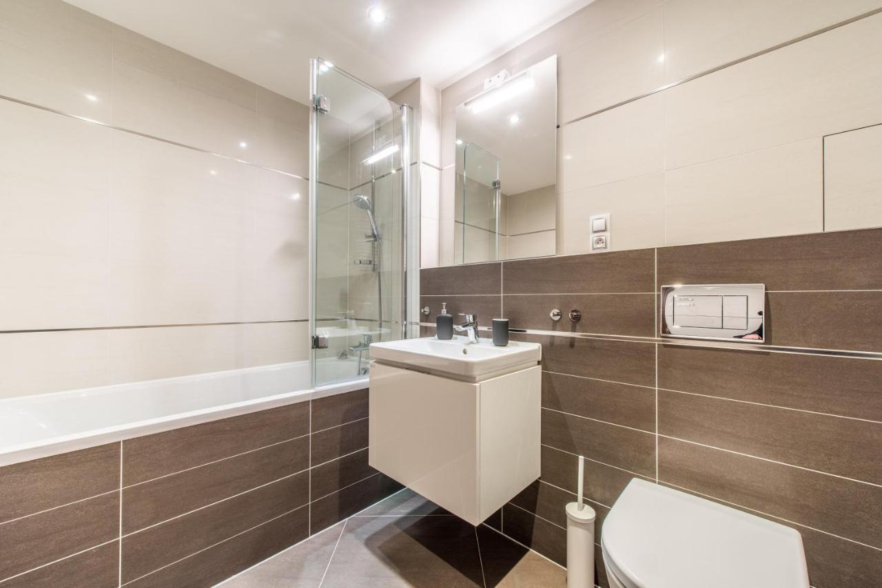Mozart Central Apartments With Garage Prague Luaran gambar