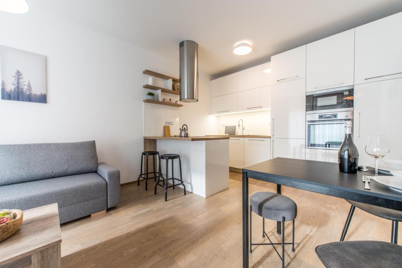Mozart Central Apartments With Garage Prague Luaran gambar