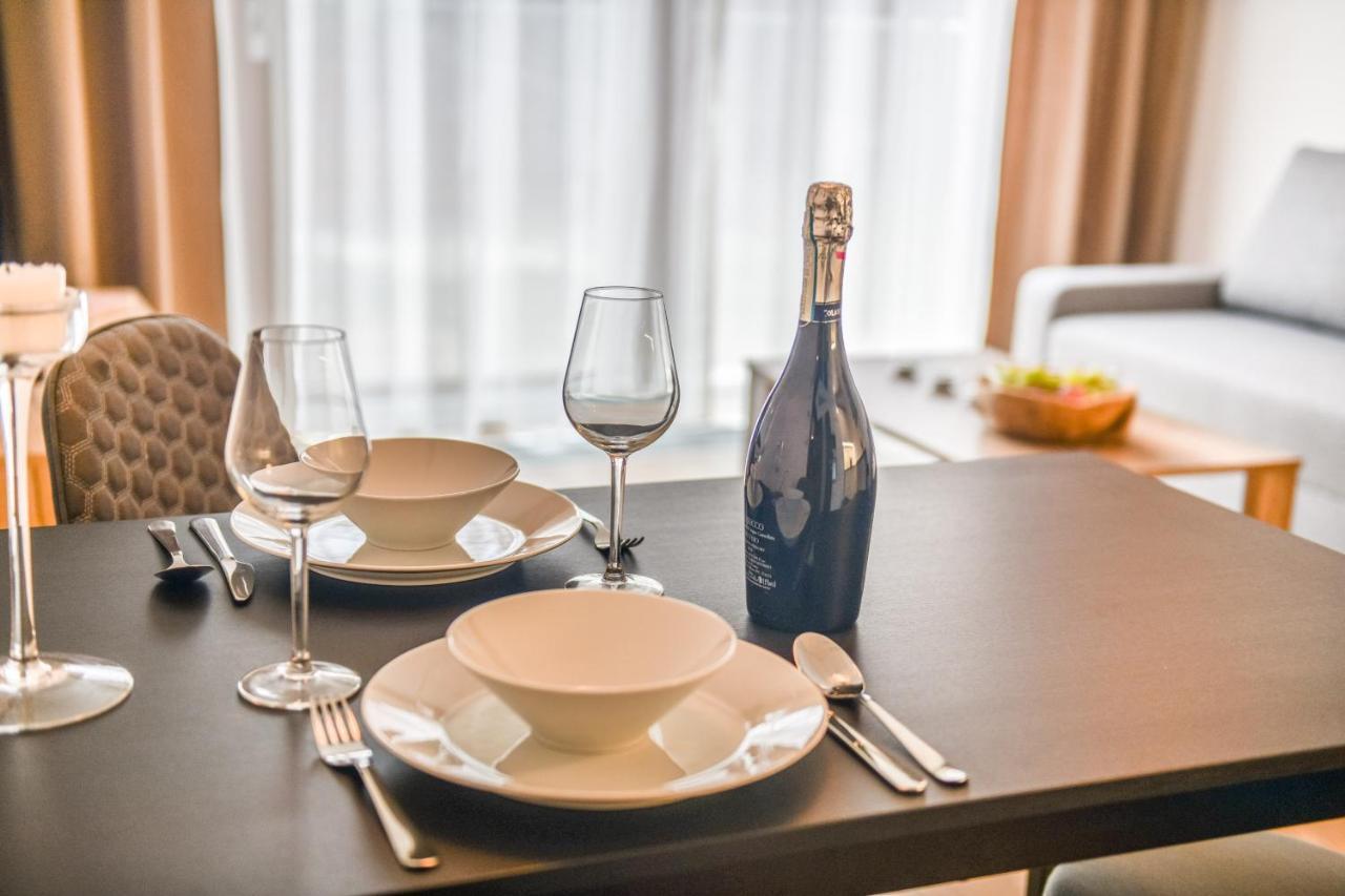 Mozart Central Apartments With Garage Prague Luaran gambar