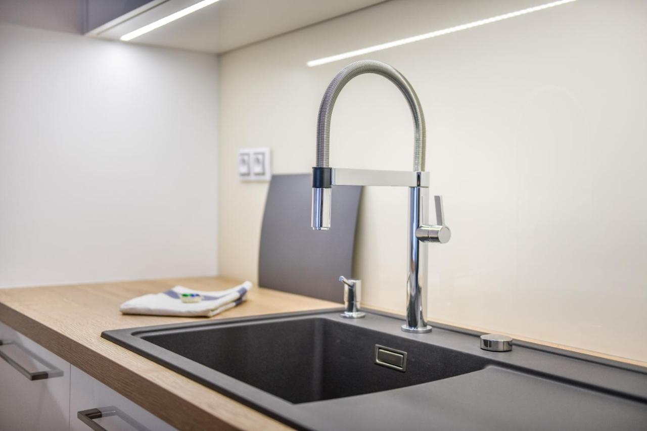 Mozart Central Apartments With Garage Prague Luaran gambar
